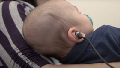 В КПИ разработали устройство для проверки слуха у новорожденных младенцев