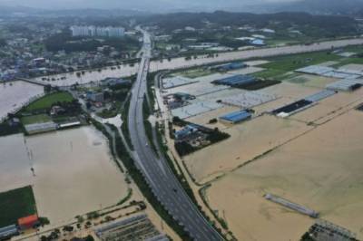 В Южной Корее жертвами наводнения стали 6 человек, еще 8 пропали без вести