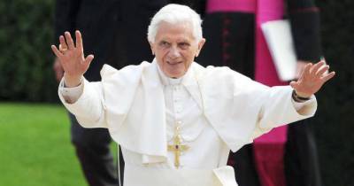 Папа Бенедикт XVI серьезно заболел
