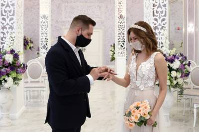 ЗАГСы Ставрополья возобновили торжественные регистрации брака
