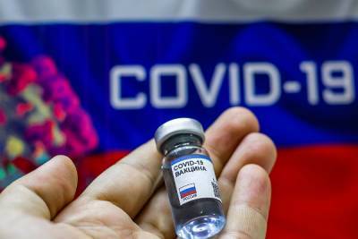 Мантуров рассказал о планах по выпуску миллионов доз вакцины от COVID-19