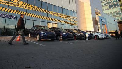 Мантуров оценил снижение продаж автомобилей в РФ на 15-20%