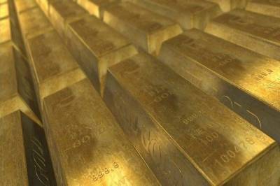 Цены на золото продолжают расти на фоне опасений из-за коронавируса