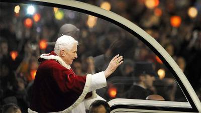 СМИ сообщили о серьезной болезни бывшего папы римского Бенедикта XVI