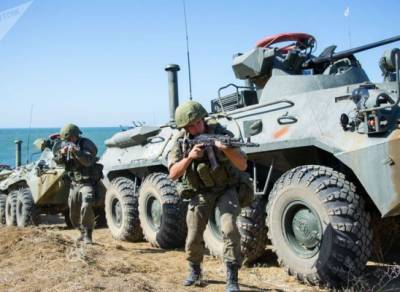 В Крыму провели военные учения по защите аэродромов