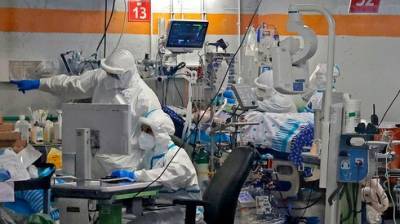 Хаос, отмена операций, переполненные палаты - что происходит в больницах во время коронавируса
