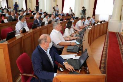 Принято 312 законов: фракции Госдумы и Народного Хурала РБ подвели итоги весенней сессии