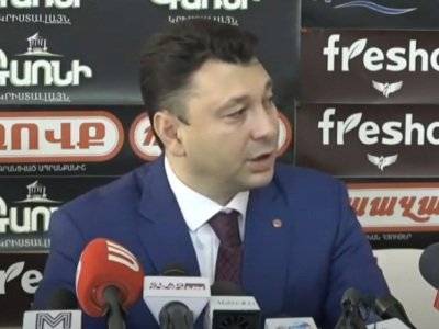 Оппозиционер обрушился с резкой критикой на политику действующих властей Армении по Карабаху