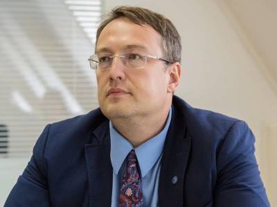 Геращенко: "Укрзалізниця" должна выделить деньги на охрану в поездах