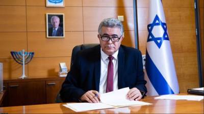 Амир Перец решил стать президентом Израиля и просит помощи у ортодоксов