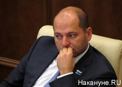 Свердловский депутат, призывавший "меньше питаться", заработал всего 4 копейки за прошлый год
