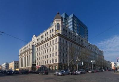В Киеве в бизнес-центре мужчина угрожает взрывом, введено спецоперацию "Гром"