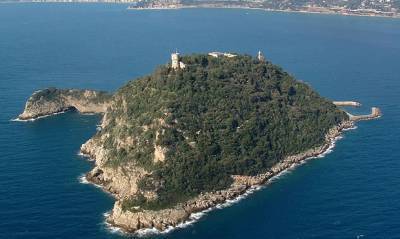 Сын украинского депутата купил итальянский остров Галлинара за 10 млн евро
