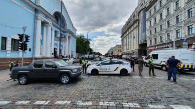 Захват заложников в Киеве: террорист требует выхода в прямой эфир – журналист