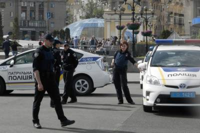 Террористический сезон: в киевском ТЦ угрожают взорвать бомбу