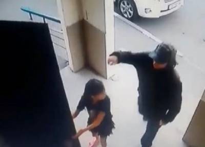 В Омске задержали подозреваемого в нападении на маленьких девочек бородача