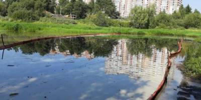 На реке Сайма в Сургуте произошел второй за месяц разлив нефтепродуктов
