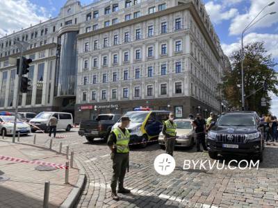 Полиция ведет переговоры с террористом, захватившим отделение банка в Киеве