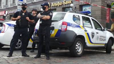 Силовики задержали захватчика в банке в центре Киева