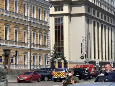Спецоперация в центре Киева: захватчика отделения банка задержали