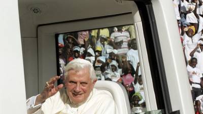 Почетный папа римский Бенедикт XVI серьезно заболел