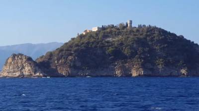 Сын экс-регионала прикупил себе остров в Италии, кадры роскоши: "Веками принадлежал Церкви"