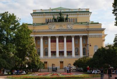 Беглов поручил подготовить театры Петербурга к осеннему открытию