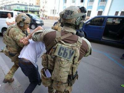 Угрожавший взорвать банк в Киеве узбек состоял на учете в психбольнице