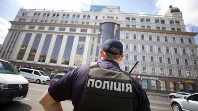 В МВД Украины заявили об отсутствии взрывчатки у захватчика банка
