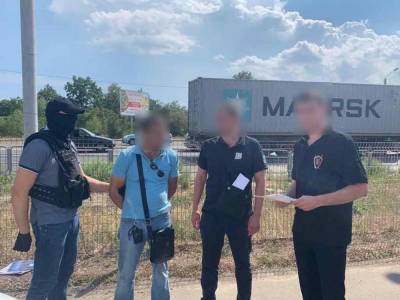 В Одесской области полицейского задержали при получении взятки