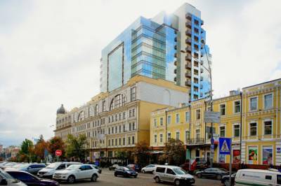 Захват банка в Киеве: заложница рассказала о чем с ней разговаривал террорист
