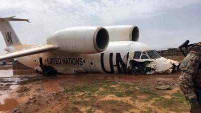 При жесткой посадке самолета ООН в Мали пострадали не менее 6 человек