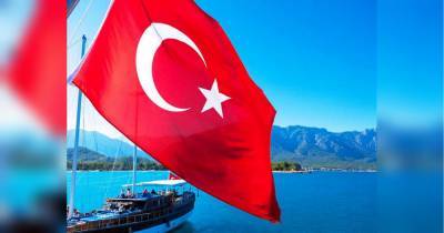 Ввели недостаточно ограничений на курортах: Турция объявила о всплеске коронавируса