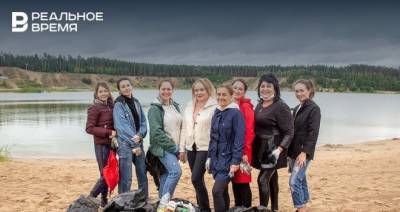 В Казани активисты вышли на уборку озера Изумрудное