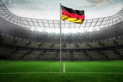 Германия: Зеехофер считает, что зрители скоро снова появятся на стадионах