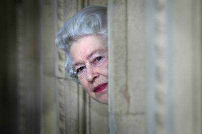 Королева Великобритании вышла из карантина