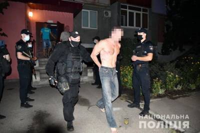 В «Луганской области» мужчина пытался взорвать гранатой квартиру
