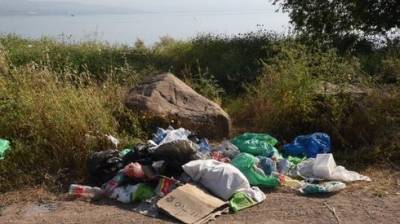 "Варвары на природе": парки и заповедники Израиля завалены мусором