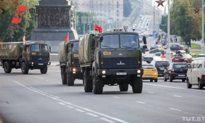 В центр Минска направлена спецтехника и автобусы с силовиками