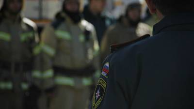 В Ленинском районе Крыма пожарные спасли женщину из горящего дома