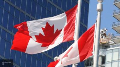 Демонстранты в Монреале разрушили памятник первому премьеру Канады