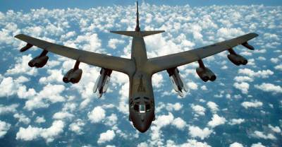 США обвинили Россию в провокациях с боевыми самолетами в Черном море. Видео