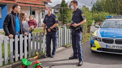 В Баварии полицейские «оштрафовали» трехлетнюю девочку за неправильную парковку велосипеда