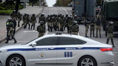 У площади Независимости в Минске начались задержания