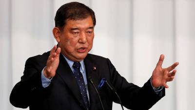 Стали известно, кого японцы хотят видеть новым премьер-министром