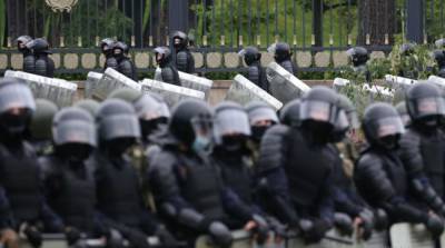 В Минске во время марша начались задержания и столкновения