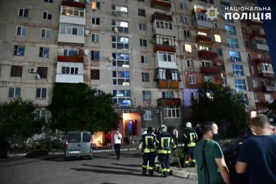 В Рубежном спецназовцы штурмовали квартиру, где мужчина угрожал устроить взрыв