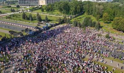 Протестующие в Минске собрались у резиденции Александра Лукашенко