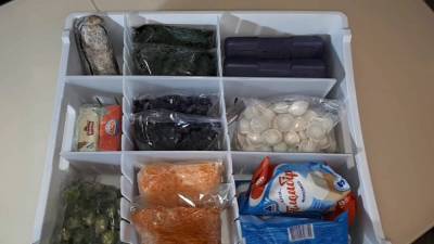 Жутко удобно и практично: полезные советы, как хранить продукты в холодильнике