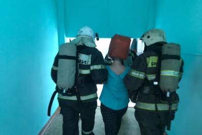 В библиотеке ефремовсаой школы пожарные потушили условное возгорание
